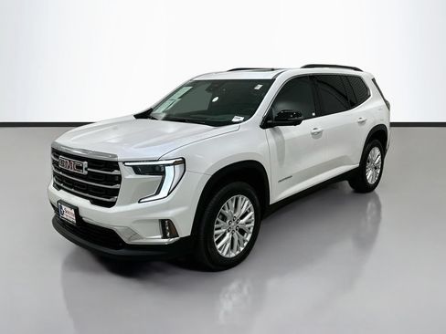 Used 2024 GMC Acadia Elevation w/ Luxury Package FWD image 3