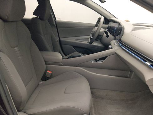 Used 2024 Hyundai Elantra SEL FWD image 21