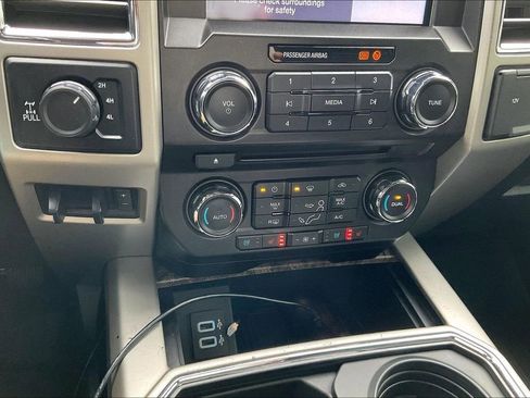 Used 2017 Ford F250 Lariat w/ Lariat Value Package image 29