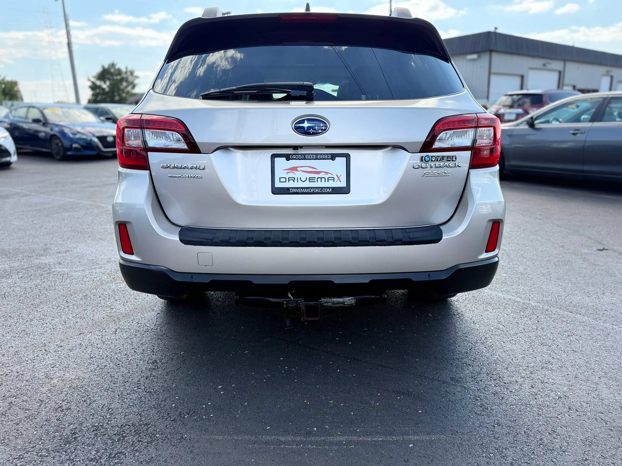 Used 2017 Subaru Outback 2.5i Limited AWD/4WD image 4