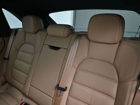 Used 2026 Porsche Macan AWD/4WD image 6