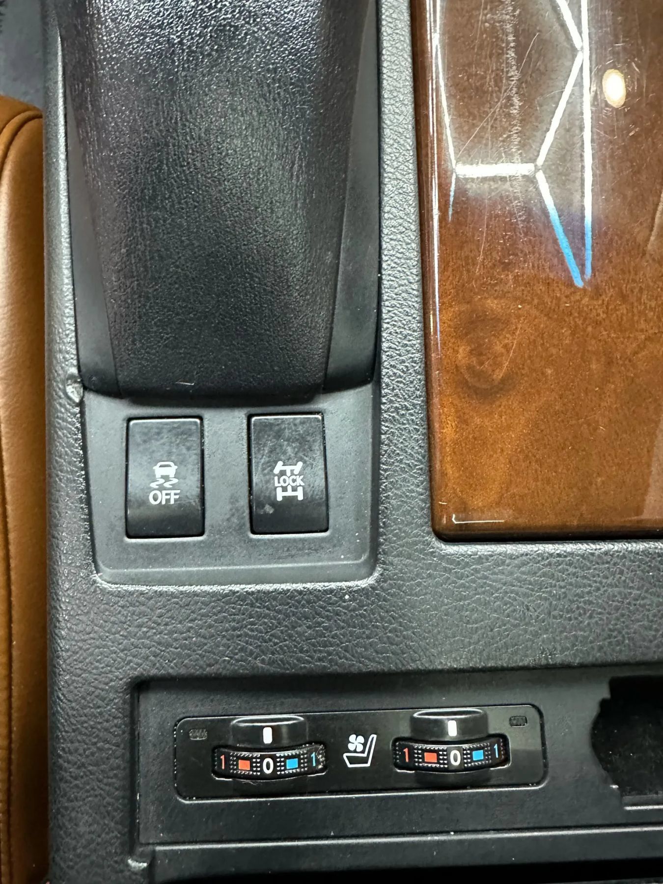 Used 2013 Lexus RX 350 AWD w/ Navigation Pkg image 24