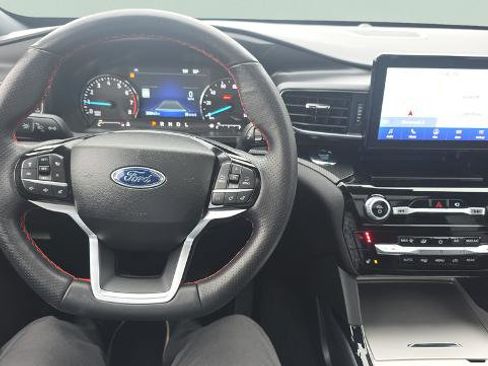 Certified 2022 Ford Explorer ST-Line w/ Class IV Trailer Tow Package image 19