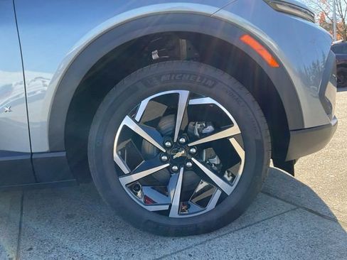 New 2026 Chevrolet Equinox EV LT image 23