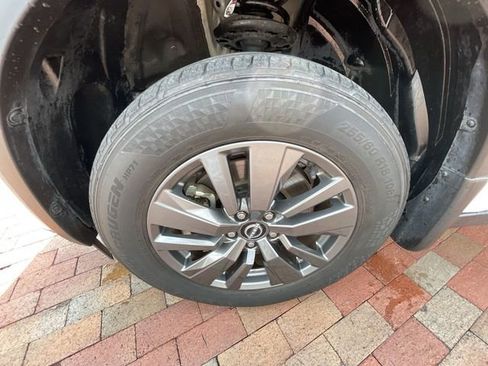 Used 2022 Nissan Pathfinder SV image 27