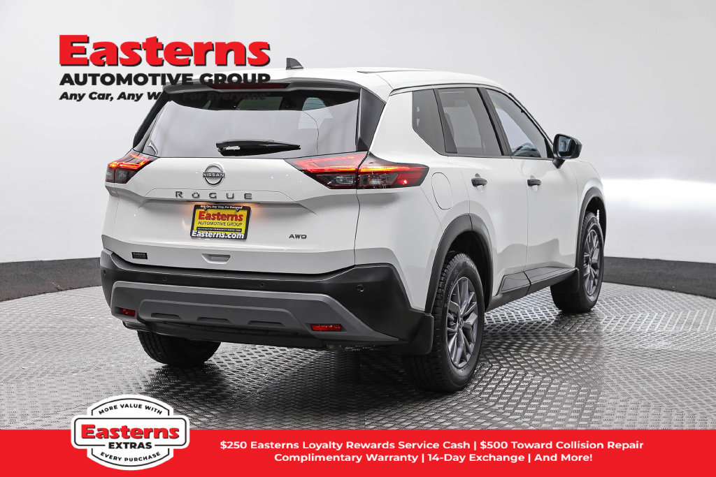 Used 2023 Nissan Rogue S AWD/4WD image 6
