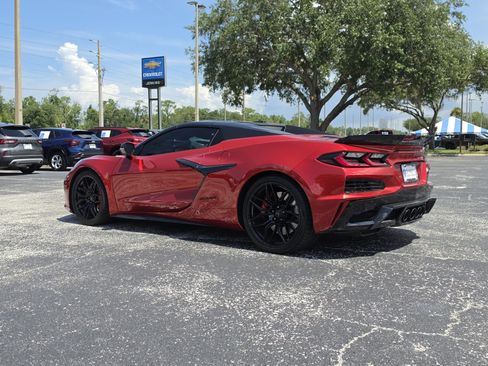 Used 2023 Chevrolet Corvette Z06 RWD image 8