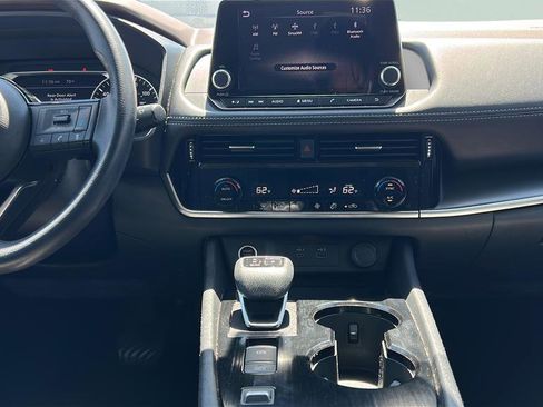 Used 2022 Nissan Rogue SV FWD image 22