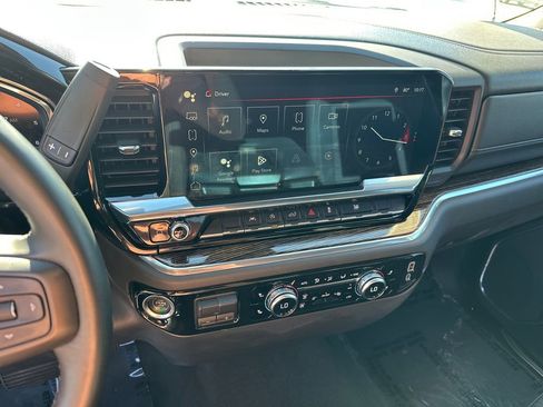 Used 2023 GMC Sierra 1500 Elevation image 27