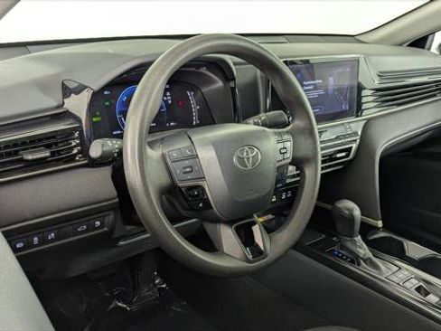 Used 2025 Toyota Camry LE FWD image 19