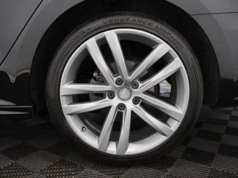 Used 2018 Volkswagen Passat 2.0T R-Line FWD image 8