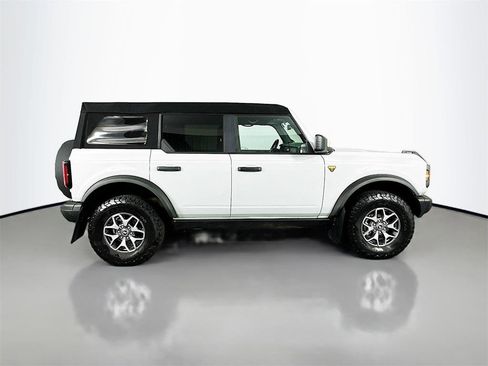 Used 2023 Ford Bronco Badlands image 8