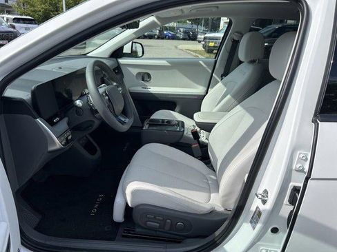 New 2025 Hyundai Ioniq 5 Limited image 42