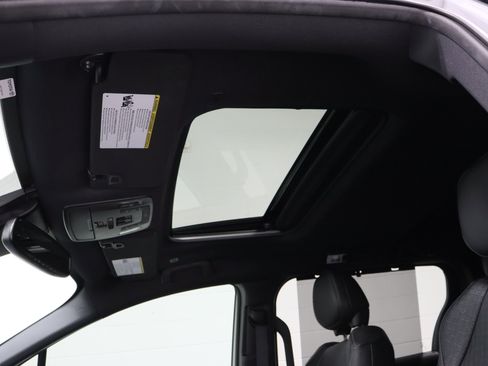 Used 2025 Toyota Sienna XLE Woodland Edition image 28