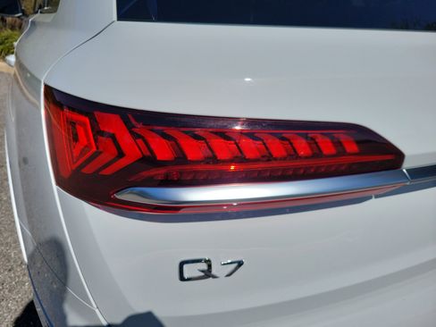 Used 2023 Audi Q7 3.0T Premium Plus w/ Premium Plus Package image 10