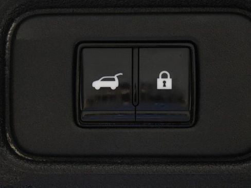 Certified 2025 Nissan Pathfinder SV FWD image 17