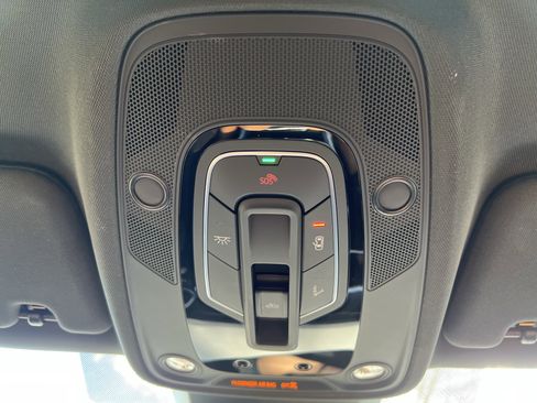 Used 2025 Audi RS 7 Performance w/ Matte Carbon Package image 28