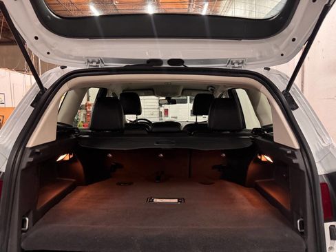 Used 2016 Ford C-MAX Energi SEL image 29