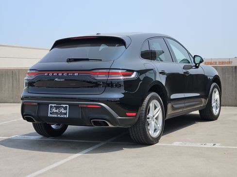 Certified 2026 Porsche Macan AWD/4WD image 8