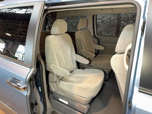 Used 2012 Kia Sedona EX FWD image 95