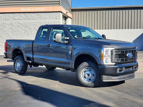 New 2026 Ford F250 XL image 2