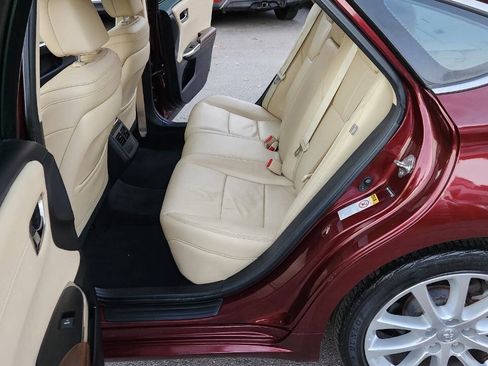 Used 2013 Toyota Avalon XLE Touring FWD image 32