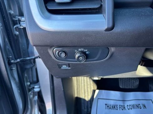 Used 2024 GMC Terrain SLE image 9