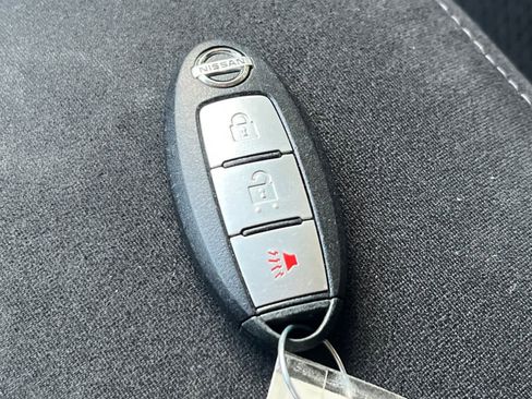 Used 2015 Nissan Pathfinder S image 23