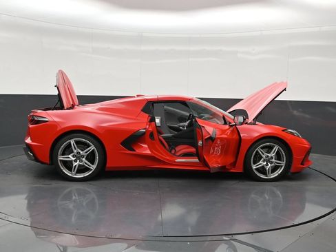 Used 2024 Chevrolet Corvette Stingray Convertible w/ Z51 Performance Package RWD image 33