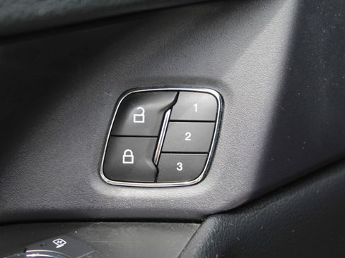 Used 2019 Ford Expedition Limited w/ Equipment Group 301A AWD/4WD image 35