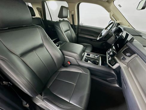 Used 2024 Ford Expedition Max XLT image 33