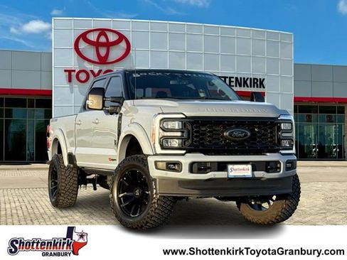 Used 2025 Ford F250 Lariat w/ Lariat Ultimate Package image 1