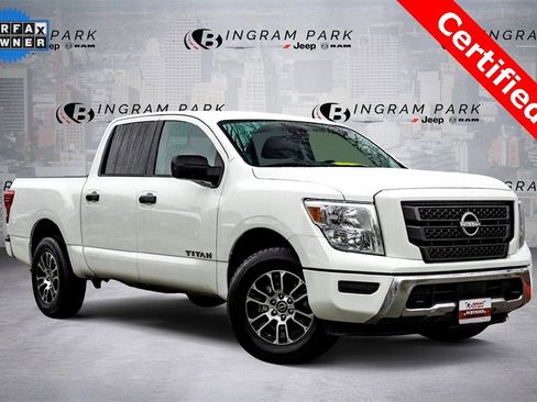 Used 2023 Nissan Titan SV image 1