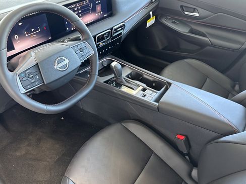 New 2026 Nissan Sentra SR FWD image 10