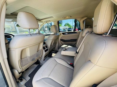 Used 2015 Mercedes-Benz ML 350 4MATIC w/ Premium 1 Package image 23