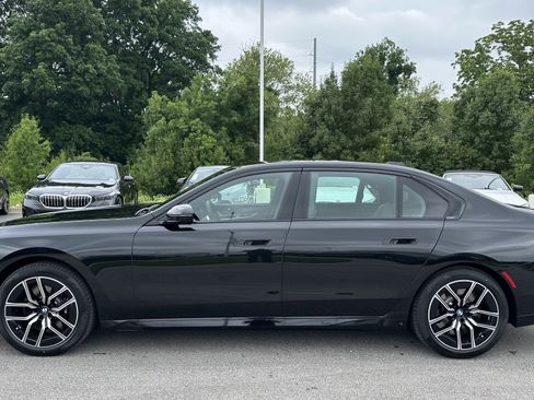 Used 2025 BMW 760i xDrive w/ Executive Package image 7