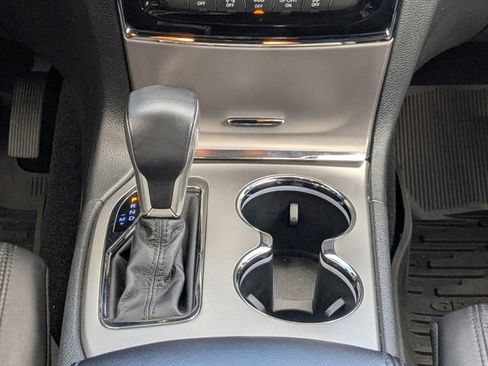 Used 2019 Jeep Grand Cherokee Limited image 19