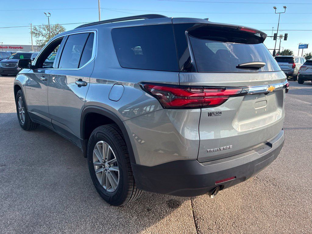 Used 2023 Chevrolet Traverse LT FWD image 5