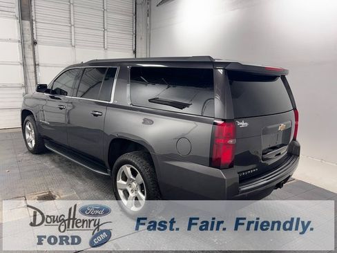 Used 2017 Chevrolet Suburban LT image 5