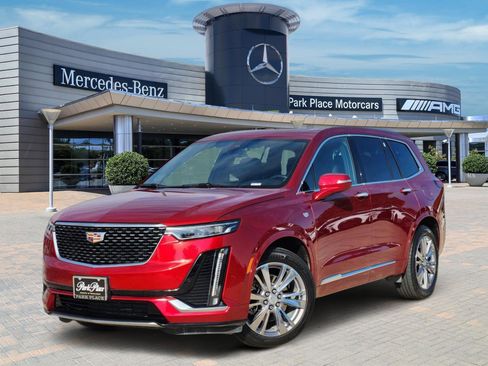 Used 2023 Cadillac XT6 Premium Luxury image 1