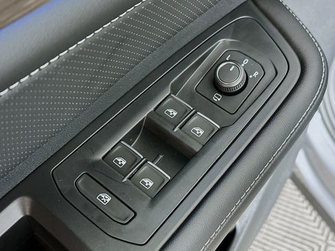 New 2026 Volkswagen Atlas SEL Premium R-Line image 18