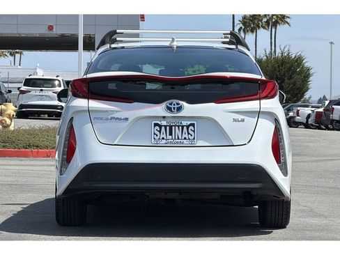 Used 2022 Toyota Prius Prime XLE FWD image 5