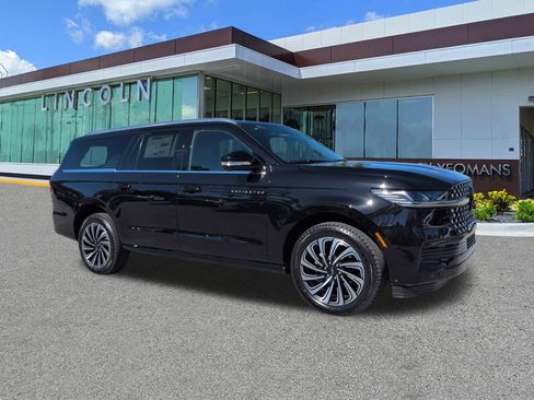 New 2026 Lincoln Navigator L Black Label AWD/4WD image 2