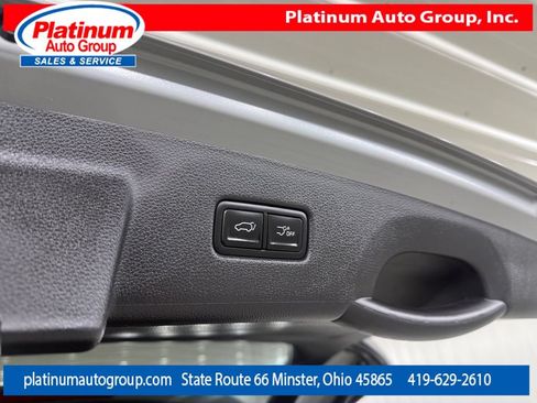 Used 2023 Kia Carnival EX FWD image 37