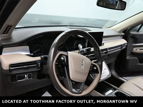 Used 2021 Lincoln Corsair Standard w/ Equipment Group 101A image 18