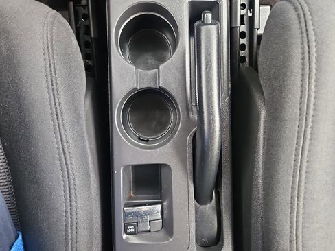 Used 2014 Jeep Patriot Latitude AWD/4WD image 27