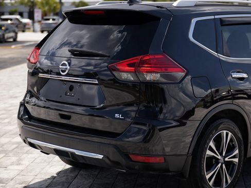 Used 2017 Nissan Rogue SL w/ SL Premium Package FWD image 14