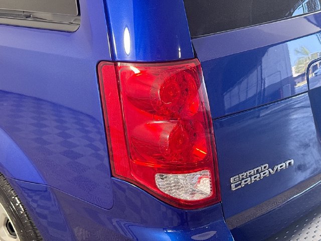Used 2019 Dodge Grand Caravan SE FWD image 32
