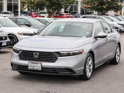 Certified 2023 Honda Accord LX image 3
