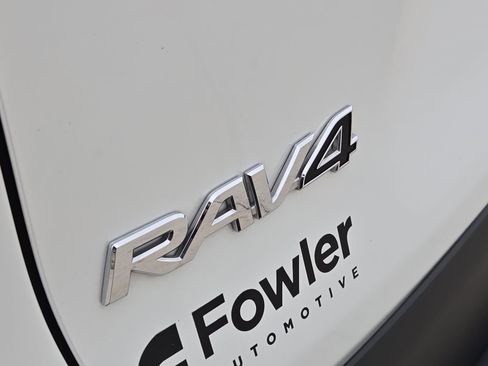 Used 2025 Toyota RAV4 XLE Premium image 12